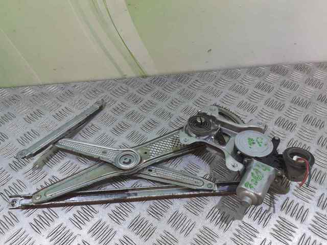 8571052030 Motor del elevalunas de la puerta delantera derecha  en stock Castellón
