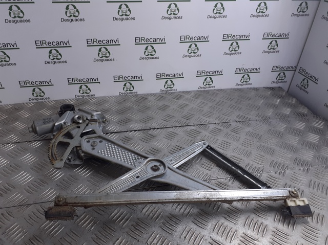 TOYOTA 8571052030 Motor del elevalunas de la puerta delantera derecha  en stock Terrassa