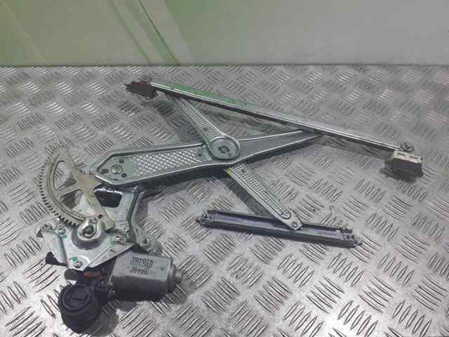 8571052030 Motor del elevalunas de la puerta delantera derecha  en stock Granada