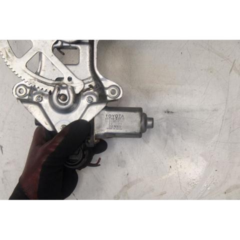 8571052030 Motor del elevalunas de la puerta delantera derecha comprar Sevilla
