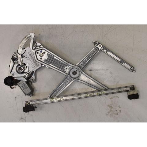 8571052030 Motor del elevalunas de la puerta delantera derecha  disponible Utrera