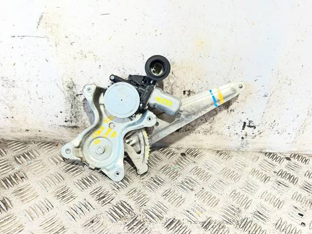 8571058010 Motor del elevalunas de la puerta delantera derecha  comprar en Reus