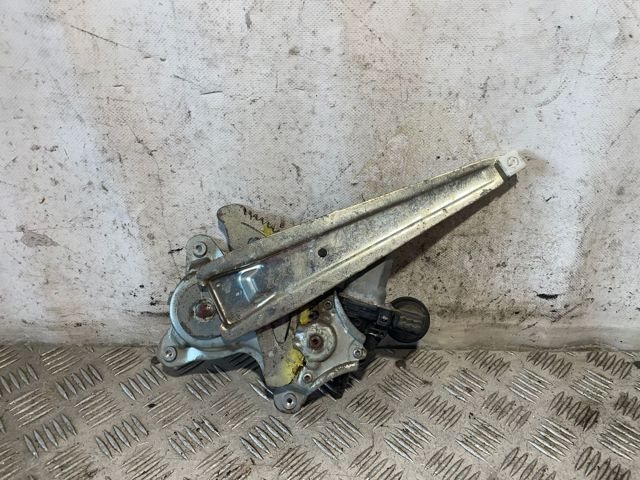 TOYOTA 8571058010 Motor del elevalunas de la puerta delantera derecha  disponible España