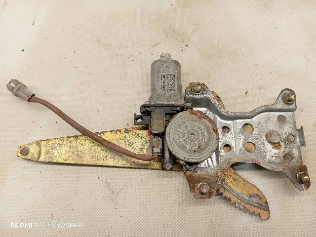 8571060070 Motor del elevalunas de la puerta delantera izquierda  disponible Utrera