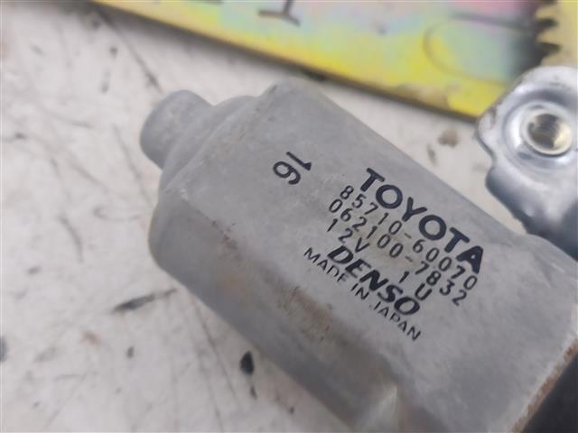 8571060070 Motor del elevalunas de la puerta delantera izquierda  comprar en Pontevedra