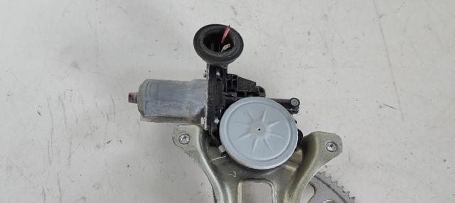 TOYOTA 8572035140 Motor del elevalunas de la puerta trasera izquierda  disponible Lugo