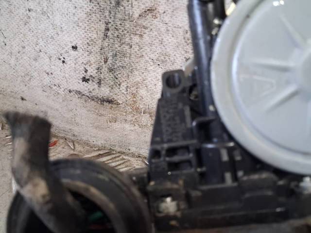 8572058010 Motor del elevalunas de la puerta delantera izquierda  disponible Málaga