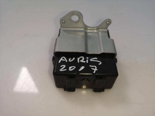 Relé de intermitencia del limpiaparabrisas Toyota Auris E15