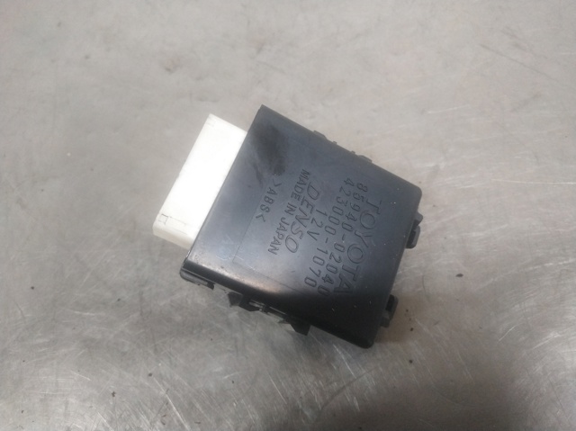Comprar Relé de control del limpiaparabrisas Toyota Auris  E15 a bajo precio