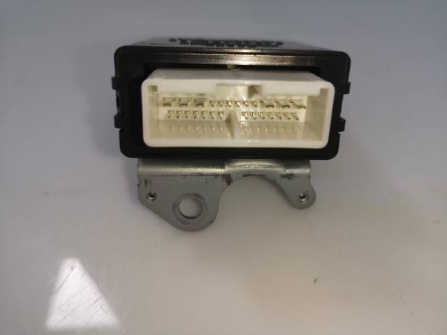 Relé de intermitencia del limpiaparabrisas Toyota Auris E15