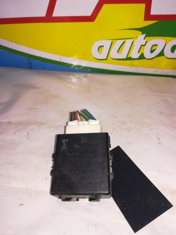 Relé de intermitencia del limpiaparabrisas Toyota Auris E15