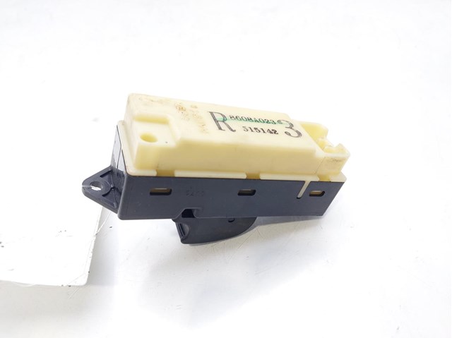 Botón de encendido, motor eléctrico, elevalunas, puerta trasera derecha 8608A023 Mitsubishi