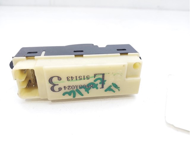 Botón de encendido, motor eléctrico, elevalunas, puerta trasera izquierda 8608A024 Mitsubishi