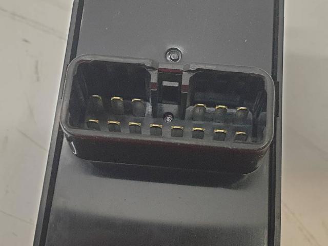 MITSUBISHI 8608A060 Unidad de control de elevalunas delantera izquierda  comprar en Murcia