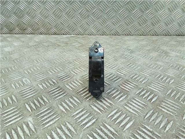 8608A061 Mitsubishi