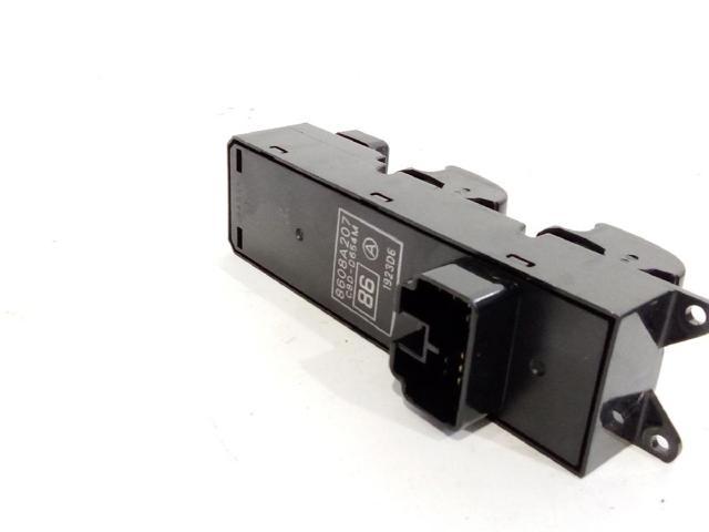 8608A207 MITSUBISHI Interruptor de elevalunas delantera izquierda  en stock Huelva