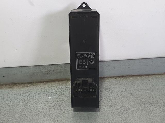 8608A207 Unidad de control de elevalunas delantera izquierda  comprar en Zaragoza