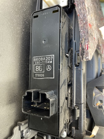 MITSUBISHI 8608A207 Unidad de control de elevalunas delantera izquierda  comprar en Albacete