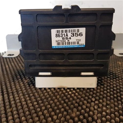 Módulo de control (ECU) tracción total 8631A356 Mitsubishi