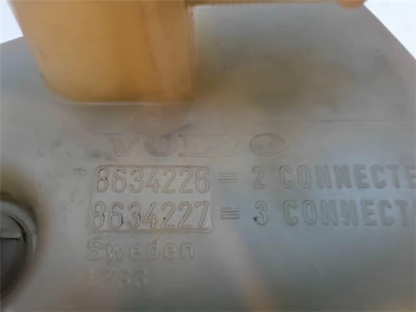 VOLVO 8634226 Depósito de expansión del sistema de refrigeración  comprar en Albacete