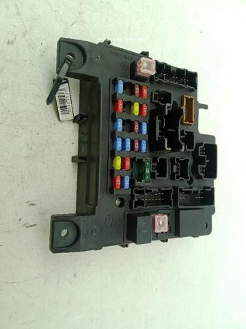 Caja de relés y fusibles Mitsubishi Outlander II (2005-2012)