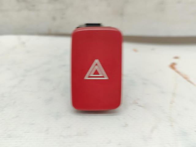864W0140 HYUNDAI Boton warning comprar Bilbao