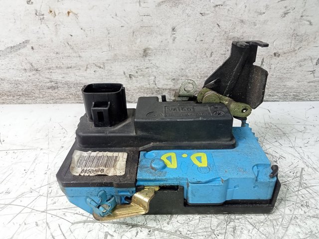 VOLVO 8650546 Cerradura de puerta delantera derecha  en stock Valencia