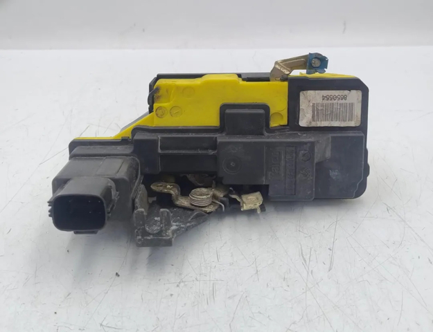 VOLVO 8650554 Cerradura de la puerta trasera derecha  en stock Valencia