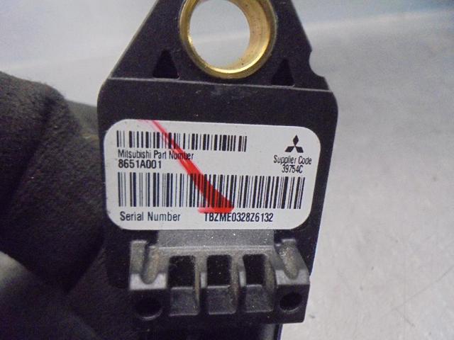 MITSUBISHI 8651A001 Sensor de airbag delantero  en stock Terrassa