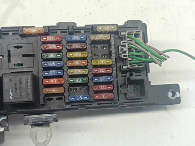 VOLVO 8678449 Caja de fusibles comprar Pamplona