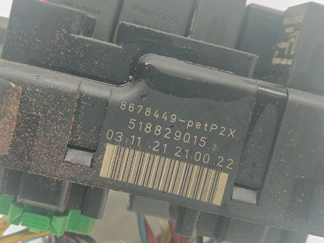 8678449 VOLVO Caja de fusibles comprar Madrid