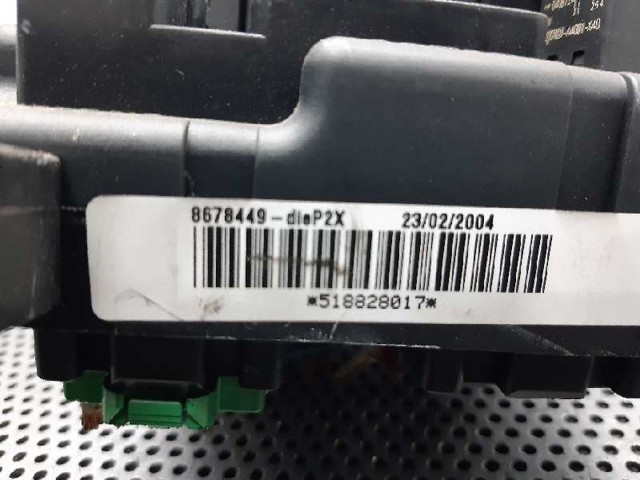 VOLVO 8678449 Caja de fusibles  disponible Lugo