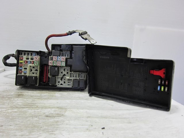 Caja de relés y fusibles Volvo V50 (2004-2012)