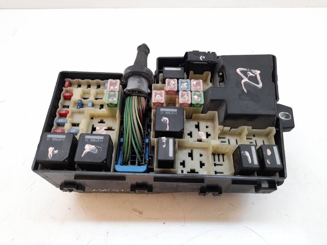 Caja reles Volvo V50 (MW)