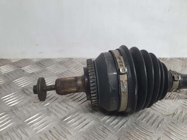 8689214 VOLVO Semieje delantero derecho  en stock Huelva