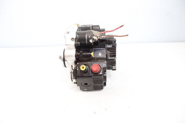 VOLVO 8689590 Bomba inyectora  en stock Salamanca