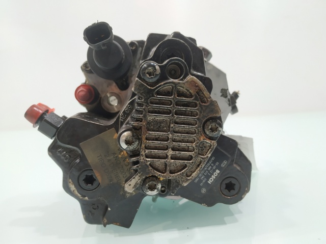 8689590 VOLVO Bomba de alta presión de combustible  disponible Vigo