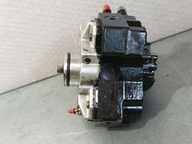 VOLVO 8689590 Bomba inyectora  en stock Valencia