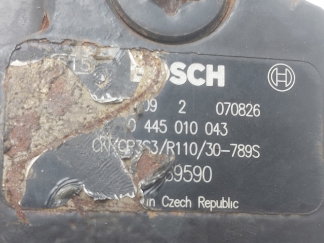 8689590 VOLVO Bomba de alta presión de combustible  disponible Ourense
