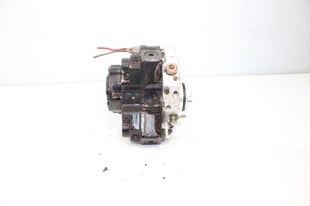 VOLVO 8689590 Bomba inyectora  en stock Valencia