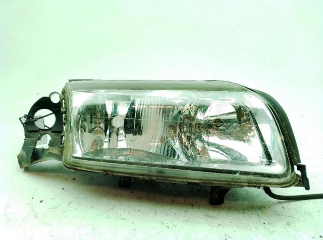VOLVO 8693558 Faro derecho comprar Pamplona