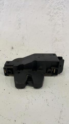 871972 PEUGEOT Cerradura de maletero  en stock Gandía