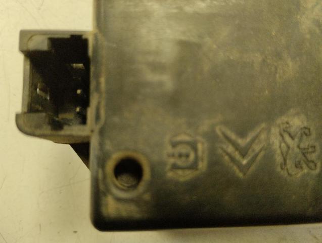 871972 PEUGEOT Cerradura de maletero  en stock Huelva