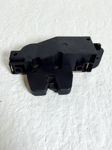 871982 PEUGEOT Cerradura de tapa de maletero  disponible Ourense
