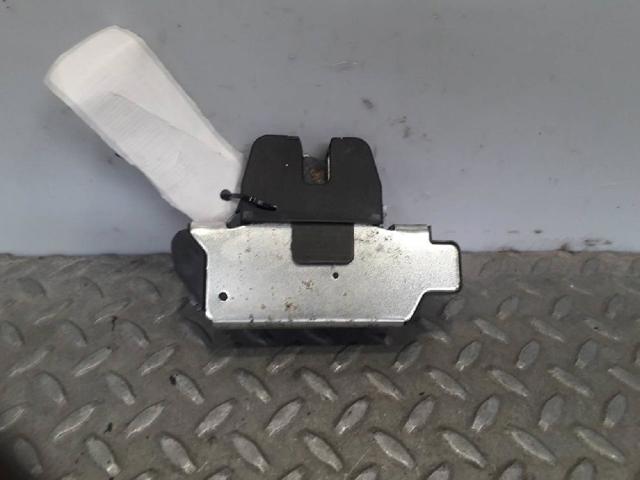 8719F8 PEUGEOT Cerradura de maletero  en stock Huelva