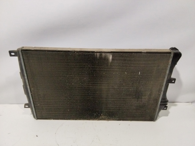 Radiador del motor 872272S VAG