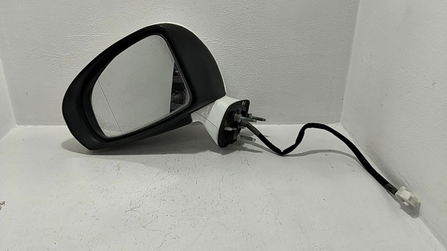 Precio del repuesto Retrovisor izquierdo Avensis  familiar
