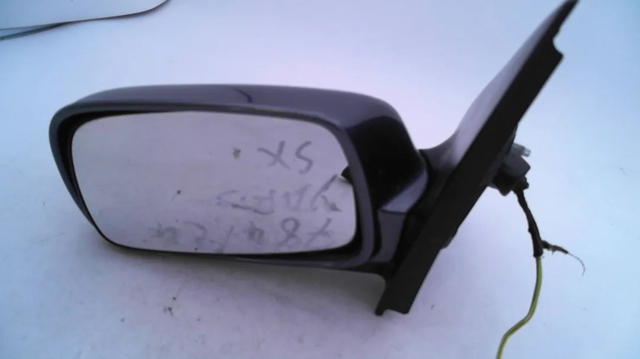 Pieza Espejo de retrovisor izquierdo para Toyota Yaris  segunda mano