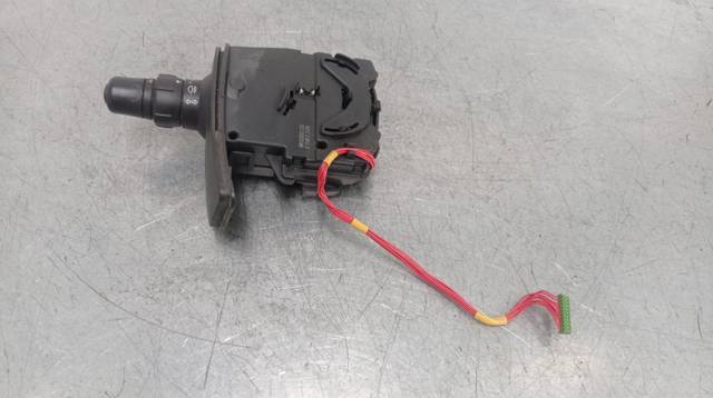 88102003 RENAULT Conmutador izquierdo de la columna de dirección  disponible Vigo