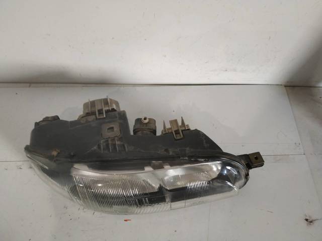 88201558 Faro derecho  comprar en Reus